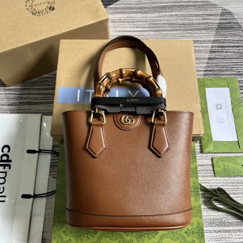 G*u*i top handle bags